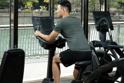 Life Fitness Club Series + (Plus) Upright Lifecycle Bike w/ SE3 Console (DEMO) (🧨JULY 4th SALE)
