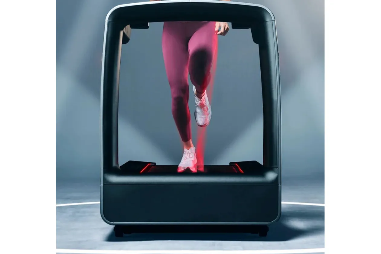 Life Fitness Symbio Runner Treadmill